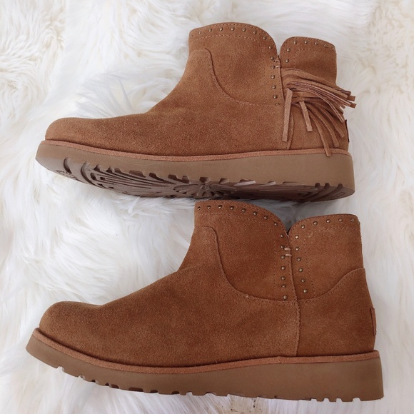 NWOB UGG Cindy Genuine Shearling - Picture 8 of 8